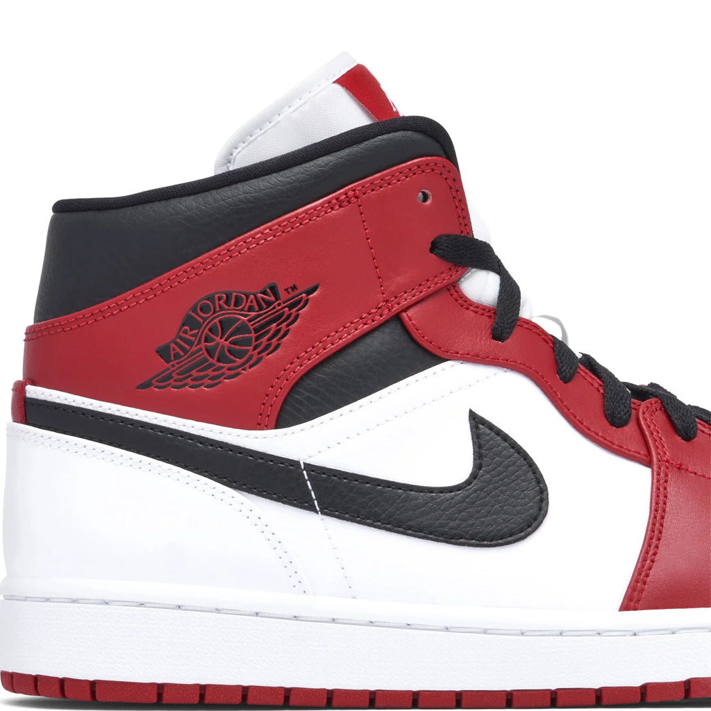 Air Jordan 1 Mid 'Chicago' (2020)