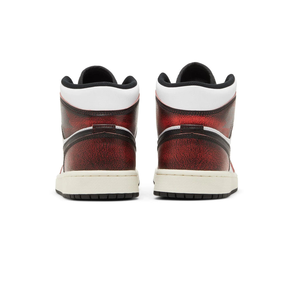 Air Jordan 1 Mid 'Wear-Away Chicago' (2022)