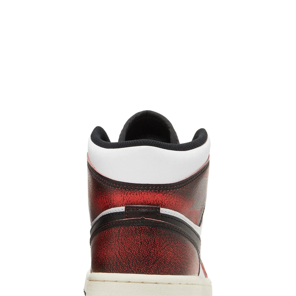 Air Jordan 1 Mid 'Wear-Away Chicago' (2022)