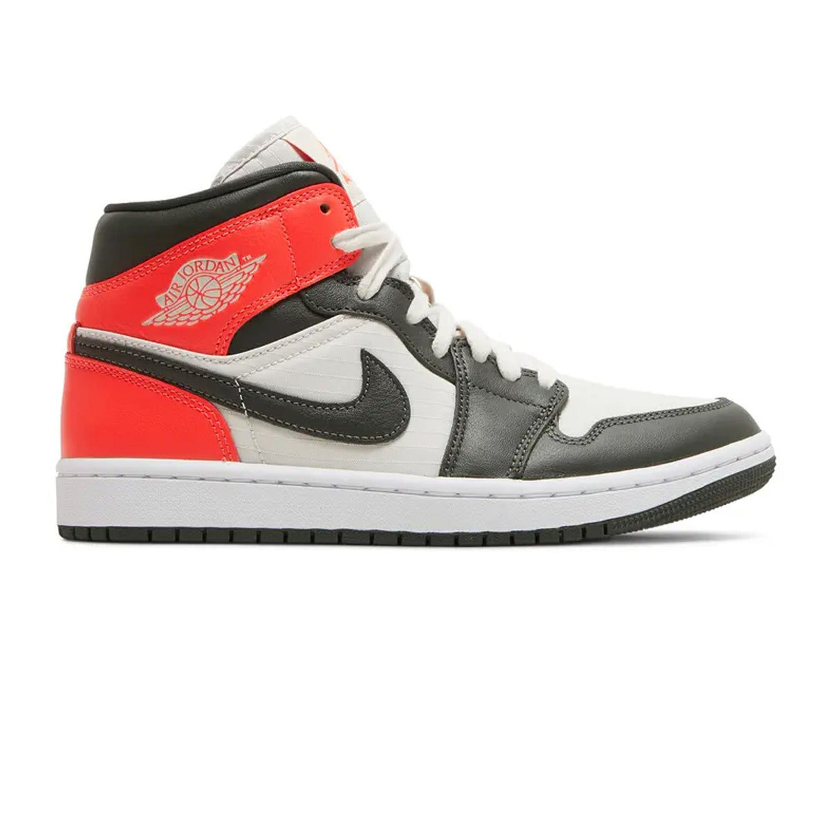 Air Jordan 1 Mid 'Newsprint Light Orewood Brown' W (2022)