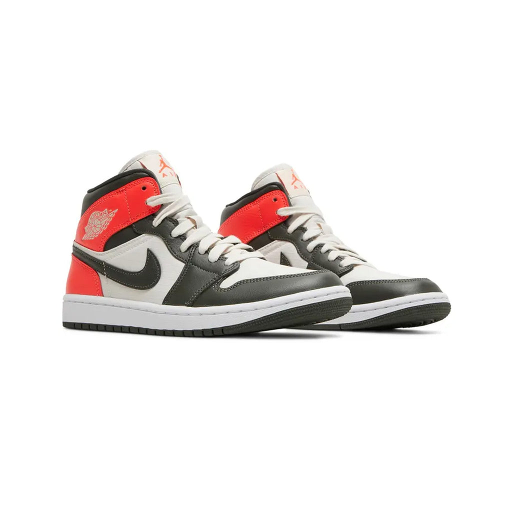 Air Jordan 1 Mid 'Newsprint Light Orewood Brown' W (2022)